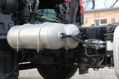 青岛解放 JK6中卡 260马力 4X2 6.8米仓栅式载货车(国六)(CA5180CCYP28K1L4E6)