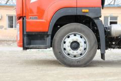 青岛解放 JK6中卡 260马力 4X2 6.8米仓栅式载货车(国六)(CA5180CCYP28K1L4E6)