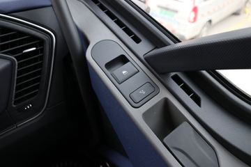 һ����� ��J6V 460���� 6X4ǣ����(����)(CA4250P66K25T1E6)ͼƬ