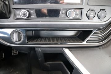 һ����� ��J6V 460���� 6X4ǣ����(����)(CA4250P66K25T1E6)ͼƬ