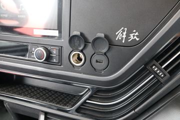 һ����� ��J6V 460���� 6X4ǣ����(����)(CA4250P66K25T1E6)ͼƬ