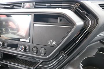 һ����� ��J6V 460���� 6X4ǣ����(����)(CA4250P66K25T1E6)ͼƬ