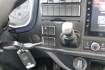 һ����� ��J6V 460���� 6X4ǣ����(����)(CA4250P66K25T1E6)ͼƬ