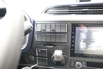 һ����� ��J6V 460���� 6X4ǣ����(����)(CA4250P66K25T1E6)ͼƬ