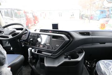 һ����� ��J6V 460���� 6X4ǣ����(����)(CA4250P66K25T1E6)ͼƬ