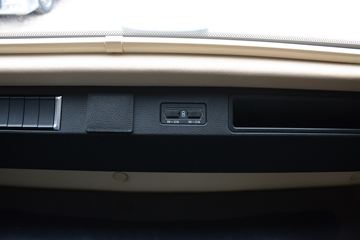 ���� ŷ������ ��Խ�� 580���� 6X4 AMT�Զ���ǣ����(����)(��������)ͼƬ