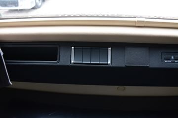 ���� ŷ������ ��Խ�� 580���� 6X4 AMT�Զ���ǣ����(����)(��������)ͼƬ