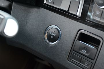 ���� ŷ������ ��Խ�� 580���� 6X4 AMT�Զ���ǣ����(����)(��������)ͼƬ