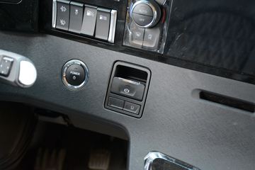 ���� ŷ������ ��Խ�� 580���� 6X4 AMT�Զ���ǣ����(����)(��������)ͼƬ