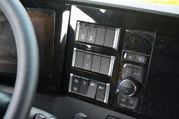 ���� ŷ������ ��Խ�� 580���� 6X4 AMT�Զ���ǣ����(����)(��������)ͼƬ