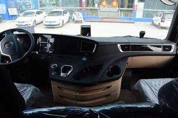 ���� ŷ������ ��Խ�� 580���� 6X4 AMT�Զ���ǣ����(����)(��������)ͼƬ