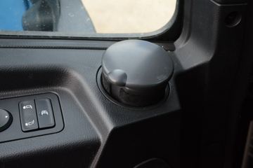 ���� ŷ������ ��Խ�� 580���� 6X4 AMT�Զ���ǣ����(����)(��������)ͼƬ