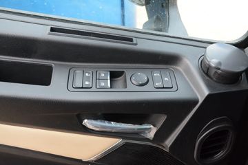 ���� ŷ������ ��Խ�� 580���� 6X4 AMT�Զ���ǣ����(����)(��������)ͼƬ