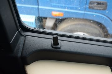 ���� ŷ������ ��Խ�� 580���� 6X4 AMT�Զ���ǣ����(����)(��������)ͼƬ