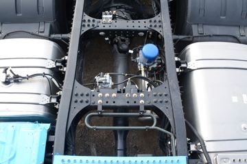 ���� ŷ������ ��Խ�� 580���� 6X4 AMT�Զ���ǣ����(����)(��������)ͼƬ