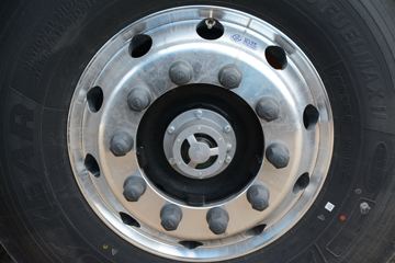 ���� ŷ������ ��Խ�� 580���� 6X4 AMT�Զ���ǣ����(����)(��������)ͼƬ