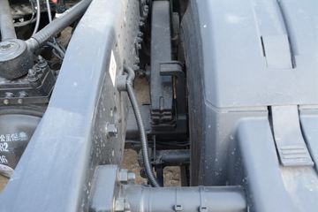 ���� ŷ������ ��Խ�� 580���� 6X4 AMT�Զ���ǣ����(����)(��������)ͼƬ