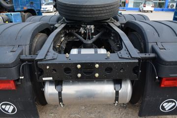 ���� ŷ������ ��Խ�� 580���� 6X4 AMT�Զ���ǣ����(����)(��������)ͼƬ