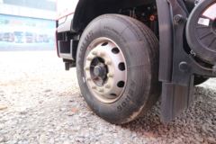 东风商用车 天锦KR重卡 300马力 4X2 6.8米仓栅式载货车(东风)(国六)(DFH5180CCYE15)