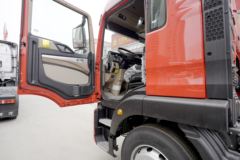 中国重汽 HOWO TX 270马力 4X2 6.8米仓栅式货车(国六)(ZZ5187CCYK501GF1B)