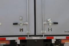 中国重汽HOWO 小帅 130马力 4X2 3.95米单排厢式小卡(液刹)(ZZ5047XXYF3111F145)