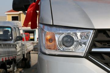 ����;�� T3Q(ԭС����W) 1.6L 123���� ���� 2.5��˫������С��ͼƬ