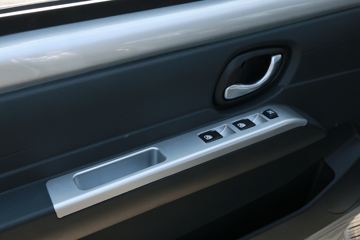 ����;�� T3Q(ԭС����W) 1.6L 123���� ���� 2.5��˫������С��ͼƬ
