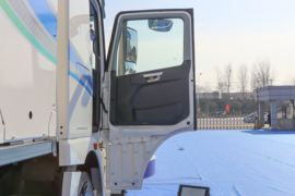 漢風E7 电动牵引车驾驶室图片