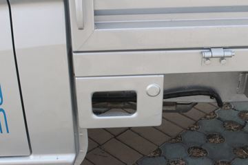 �������� �ǿ�A11 1.5L ����� ��׼�� 107���� ���� 3�׵�������΢��(����)(SC1022DEAF6)ͼƬ