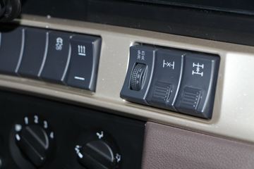 �������� ����H7�ؿ� 6X4 �任��һ��ǣ����ͼƬ