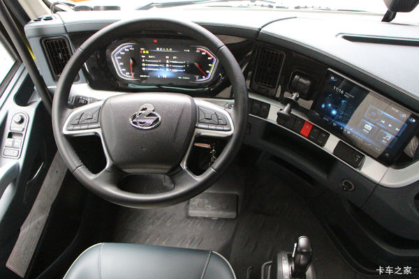 东风柳汽 乘龙H7重卡 陆航版 600马力 6X4AMT优惠2万