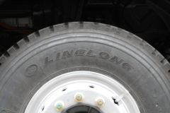 东风柳汽 乘龙H7重卡 6X4 充换电一体牵引车
