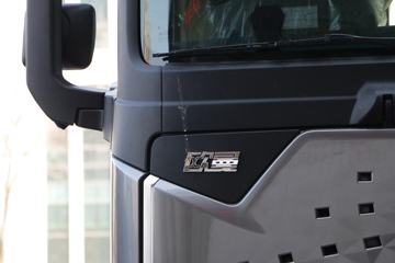 ���� ŷ������ ��Խ�� 580���� 6X4 AMT�Զ���ǣ����(����)ͼƬ