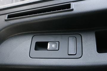 ���� ŷ������ ��Խ�� 580���� 6X4 AMT�Զ���ǣ����(����)ͼƬ