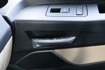 ���� ŷ������ ��Խ�� 580���� 6X4 AMT�Զ���ǣ����(����)ͼƬ