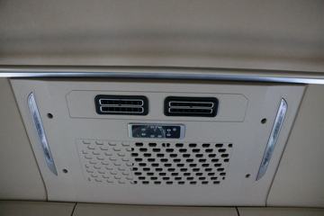 ���� ŷ������ ��Խ�� 580���� 6X4 AMT�Զ���ǣ����(����)ͼƬ