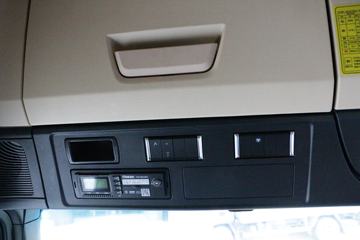 ���� ŷ������ ��Խ�� 580���� 6X4 AMT�Զ���ǣ����(����)ͼƬ