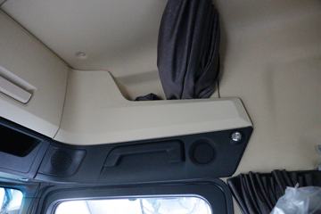 ���� ŷ������ ��Խ�� 580���� 6X4 AMT�Զ���ǣ����(����)ͼƬ