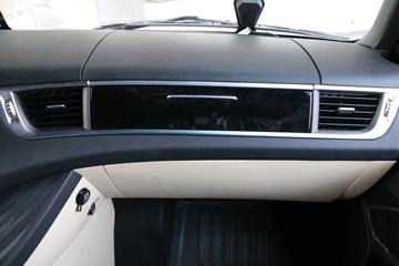 ���� ŷ������ ��Խ�� 580���� 6X4 AMT�Զ���ǣ����(����)ͼƬ