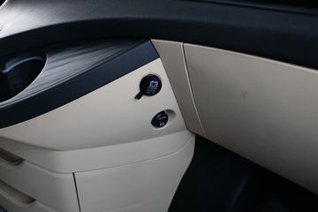 ���� ŷ������ ��Խ�� 580���� 6X4 AMT�Զ���ǣ����(����)ͼƬ