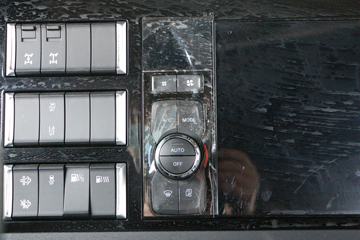 ���� ŷ������ ��Խ�� 580���� 6X4 AMT�Զ���ǣ����(����)ͼƬ