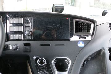 ���� ŷ������ ��Խ�� 580���� 6X4 AMT�Զ���ǣ����(����)ͼƬ