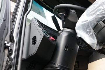 ���� ŷ������ ��Խ�� 580���� 6X4 AMT�Զ���ǣ����(����)ͼƬ