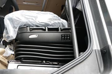 ���� ŷ������ ��Խ�� 580���� 6X4 AMT�Զ���ǣ����(����)ͼƬ