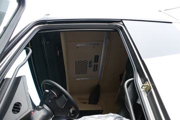 ���� ŷ������ ��Խ�� 580���� 6X4 AMT�Զ���ǣ����(����)ͼƬ