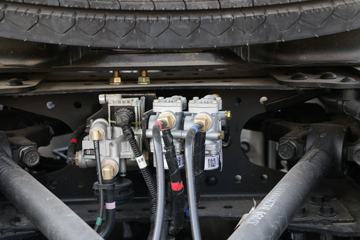 ���� ŷ������ ��Խ�� 580���� 6X4 AMT�Զ���ǣ����(����)ͼƬ