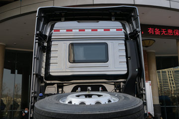 ���� ŷ������ ��Խ�� 580���� 6X4 AMT�Զ���ǣ����(����)ͼƬ