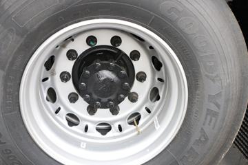 ���� ŷ������ ��Խ�� 580���� 6X4 AMT�Զ���ǣ����(����)ͼƬ