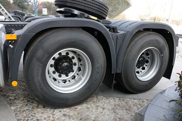 ���� ŷ������ ��Խ�� 580���� 6X4 AMT�Զ���ǣ����(����)ͼƬ