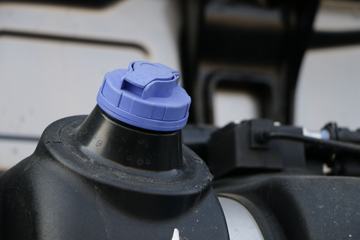 ���� ŷ������ ��Խ�� 580���� 6X4 AMT�Զ���ǣ����(����)ͼƬ